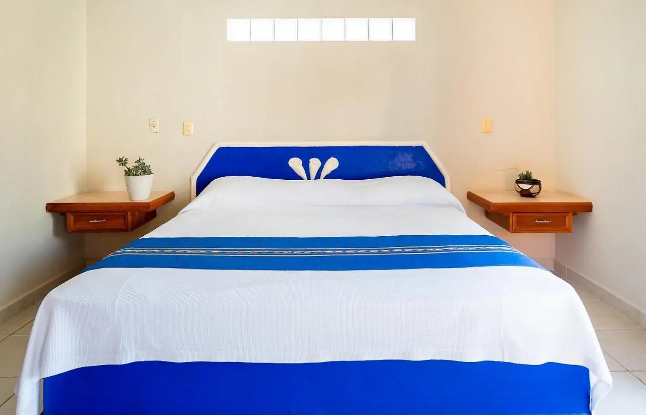 Hotel Yumkiin - Cerca Del Ferry Y Terminal Ado Playa del Carmen 2*,